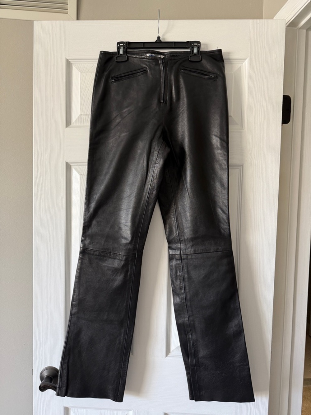 Black Leather Women's Pants - Sleek Zip Front